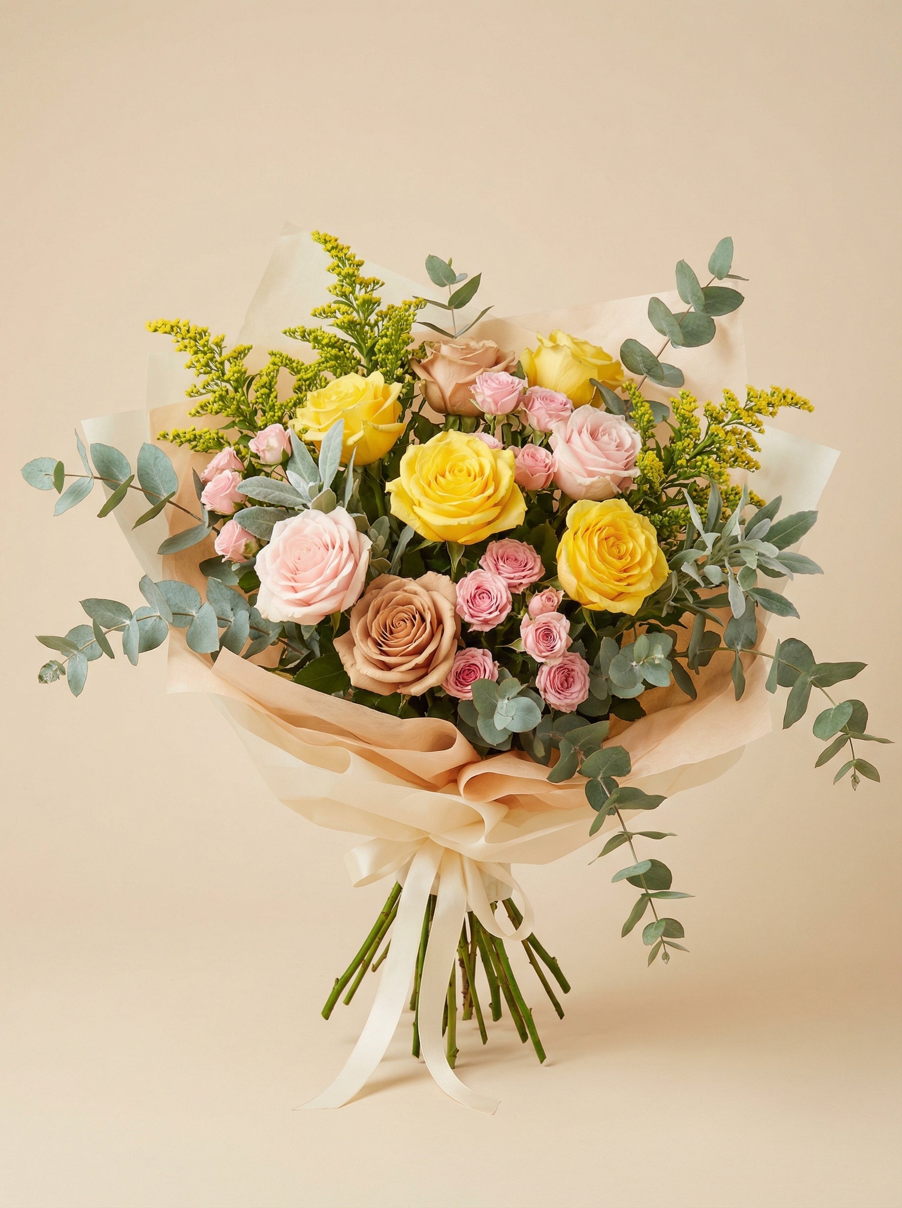 Luxe Cheerful Mixed Rose Graduation Bouquet